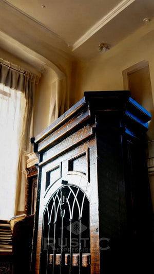 Old Fashion Frontera Armoire