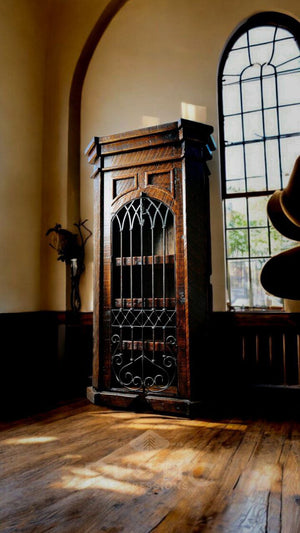 Old Fashion Frontera Armoire