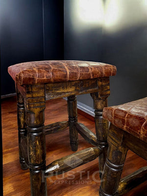 Old Fashion Cabin Stool