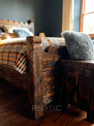 Old Fashion Castillo Bed