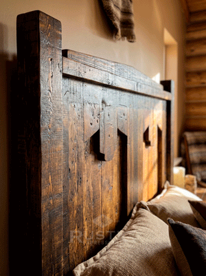 Old Fashion Dakota Bed