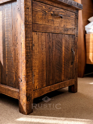 Old Fashion Dakota Nightstand