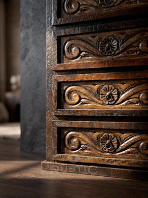 Old Fashion Grecia Chest of Drawer
