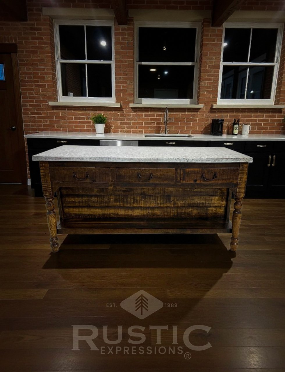 Old Fashion Idaho Copper Top Kitchen Island