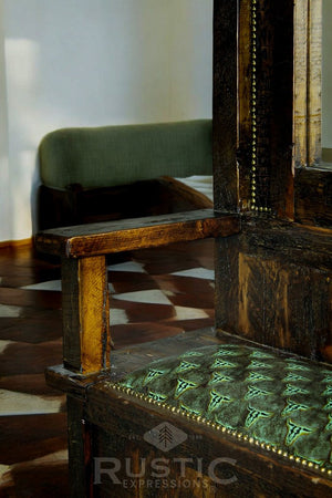 Old Fashion Kingdom Chair