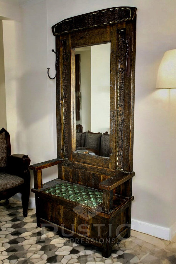 Old Fashion Kingdom Chair