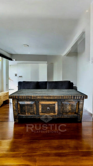 Old Fashion Imperial Coffee Table Set