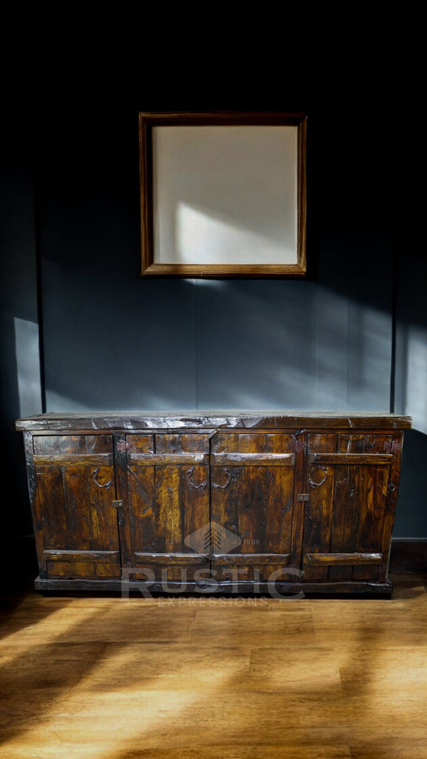 Old Fashion Woodcutter Buffet