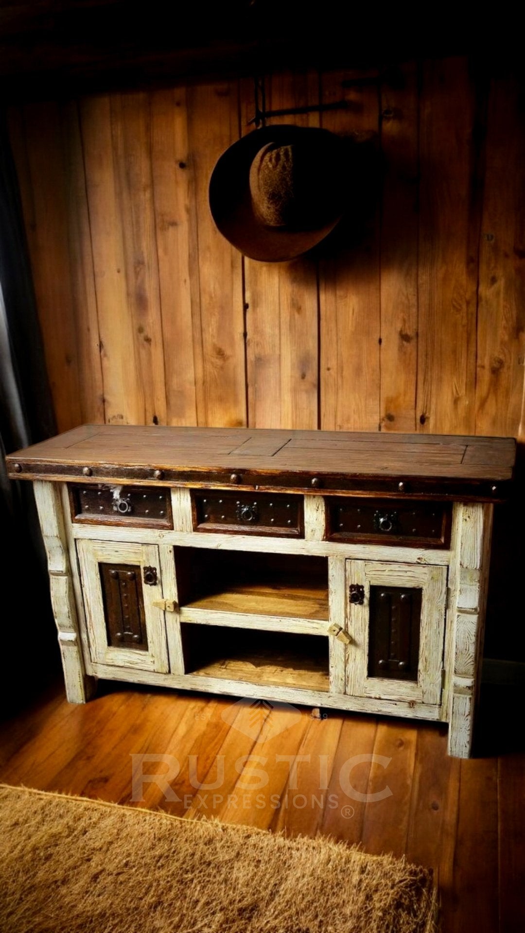 Pueblito TV Console